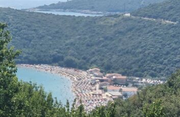 Продается квартира с 2 спальнями 55 кв.2