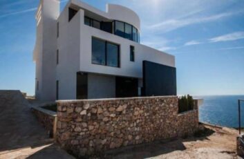 Продается вилла в Кримовице 1150м2