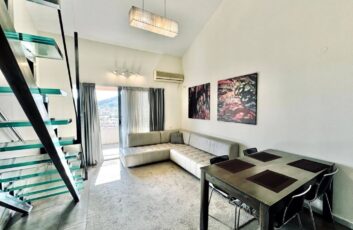 Продаётся двухэтажная квартира с панорамным видом на море и город в Будве 98 м²