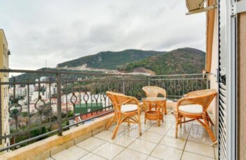 Продается просторная квартира в Будве с 2 спальнями 115 м²