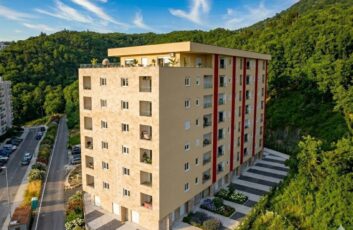 Продаётся квартира с приватной территорией под веранду в Новых Бечичи 39 м²